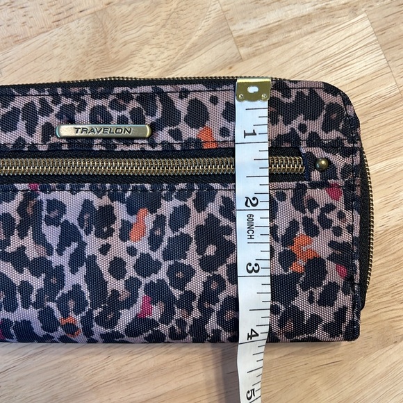 Travelon Wallet wristlet taupe pink animal print with zipper RFID Leopard - Picture 6 of 8